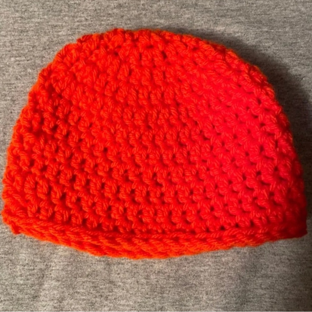 Handmade crochet hats for 0-3 months babies.